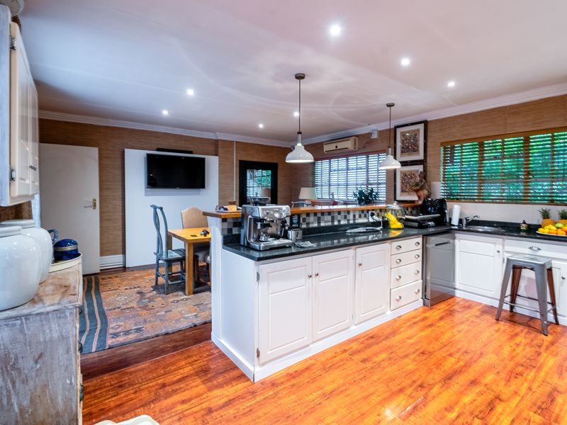 Luxury One of a Kind Property in Lynnwood Glen - Photo 6