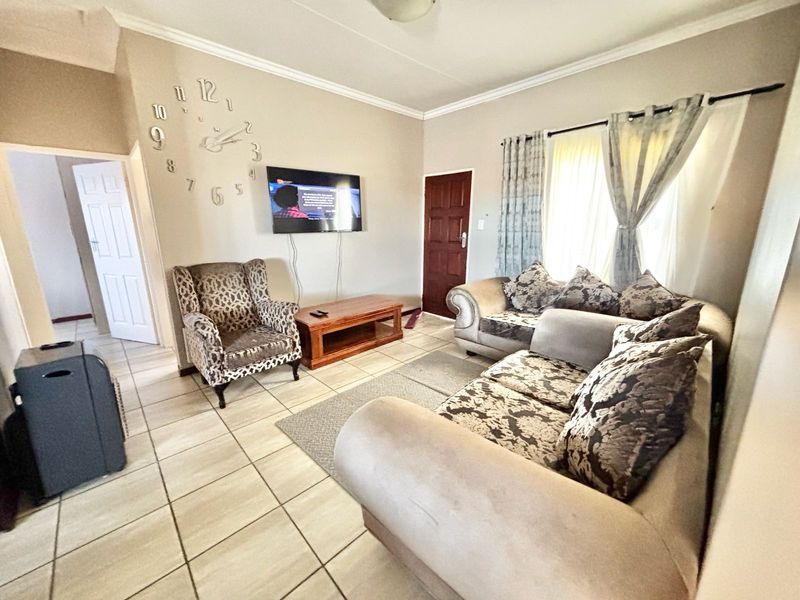 Neat & Move-In Ready Townhouse - Photo 9