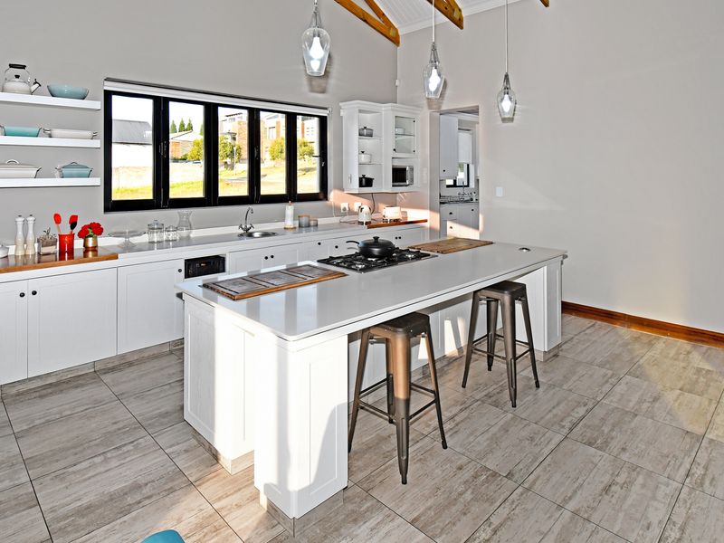 Sunsets, Space and Sophisticated living - Photo 7