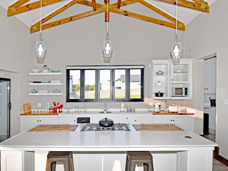 Sunsets, Space and Sophisticated living - Photo 6