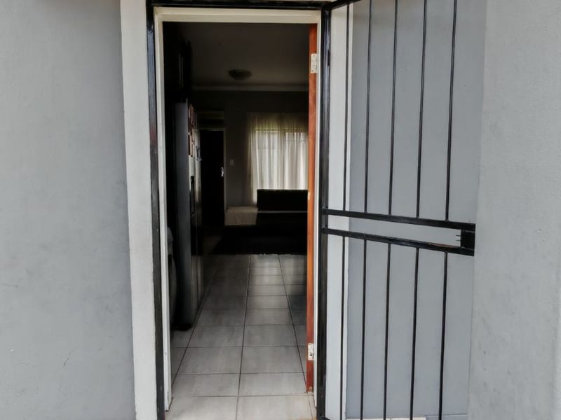 3 Bedroom Townhouse for Sale in Terra Nova Secure Complex - Photo 8