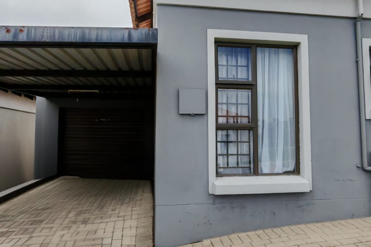 3 Bedroom Townhouse for Sale in Terra Nova Secure Complex - Photo 2