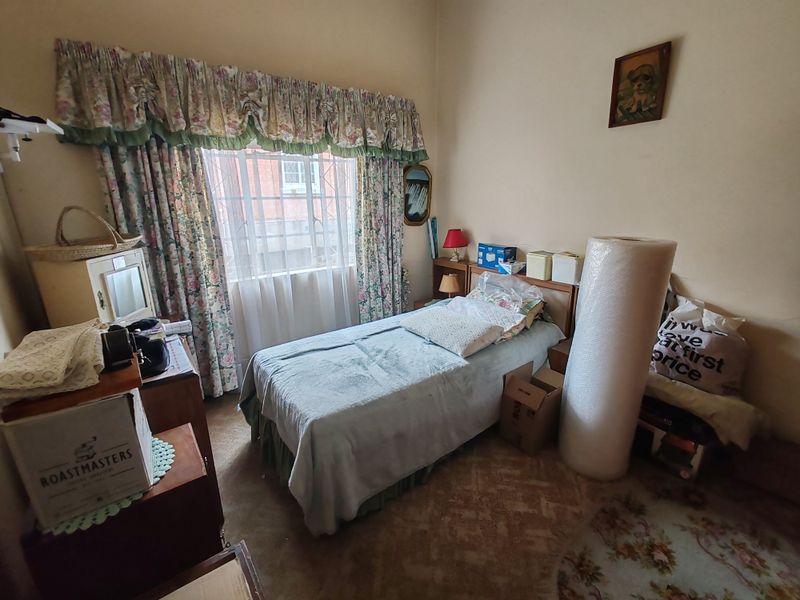 Home with good Road frontage for a small business - Photo 10