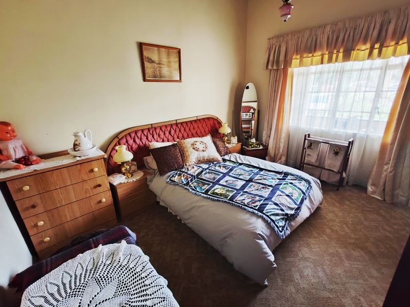 Home with good Road frontage for a small business - Photo 9