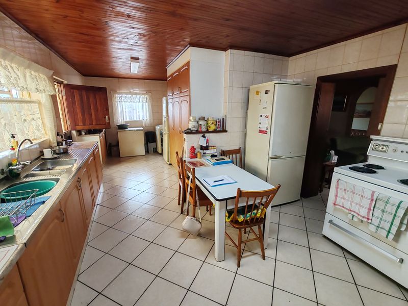 Home with good Road frontage for a small business - Photo 7