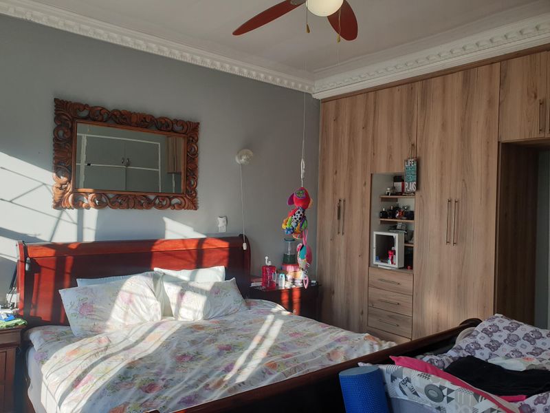 Off-grid living in town - Photo 9