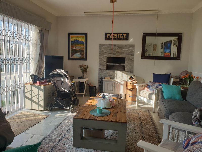 Off-grid living in town - Photo 7