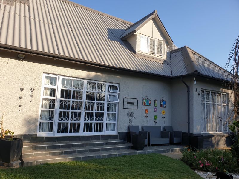 Off-grid living in town - Photo 1