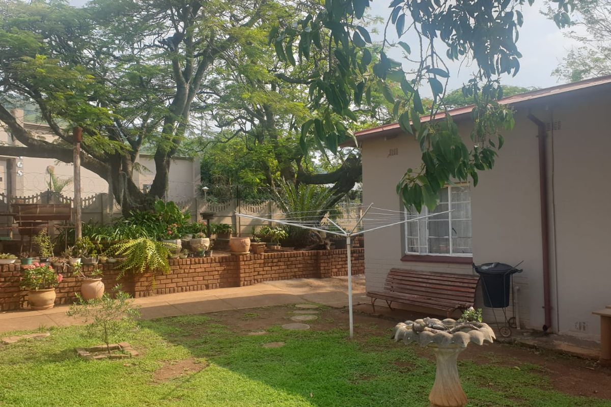 Affordable Elegance in a Well‐Kept Family Home - Photo 4