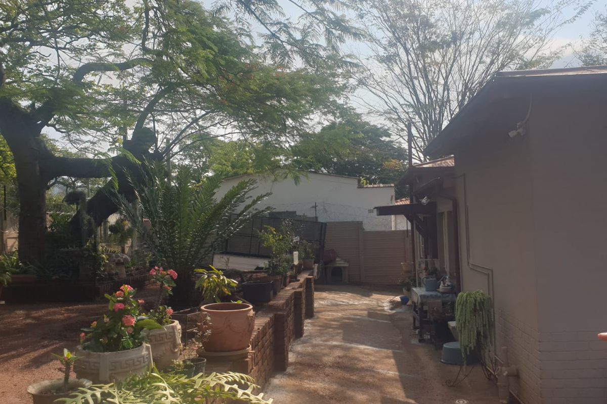 Affordable Elegance in a Well‐Kept Family Home - Photo 3