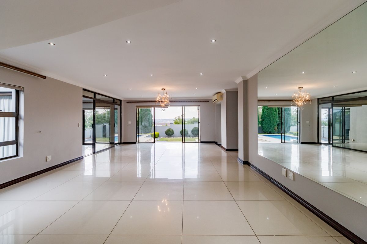 This Dream oasis awaits you! - Photo 3
