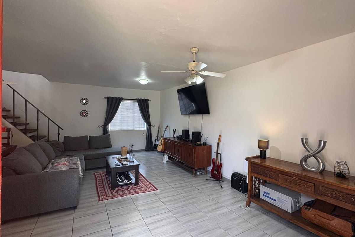 Spacious 3-Bedroom Duplexes With Great Potential! - Photo 4