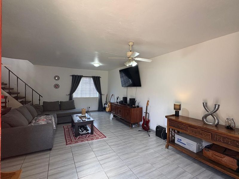 Spacious 3-Bedroom Duplexes With Great Potential! - Photo 4