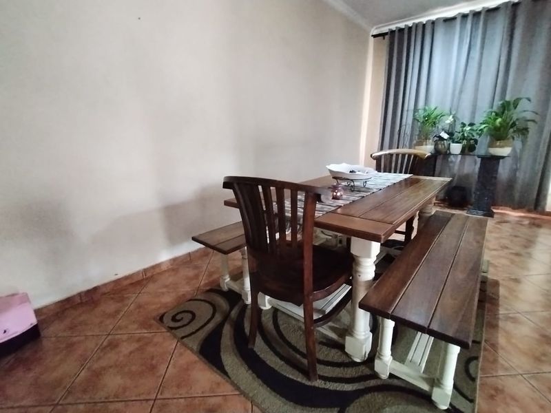 Charming 3-bedroom home in Safari Gardens, Rustenburg—perfect for family living and ready for you! - Photo 8
