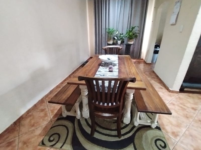 Charming 3-bedroom home in Safari Gardens, Rustenburg—perfect for family living and ready for you! - Photo 7