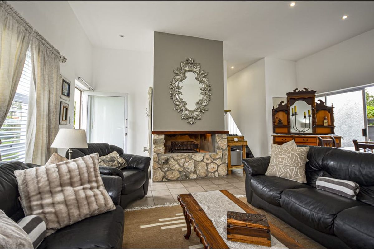 Harbour Views and Coastal Charm Combined - Photo 5