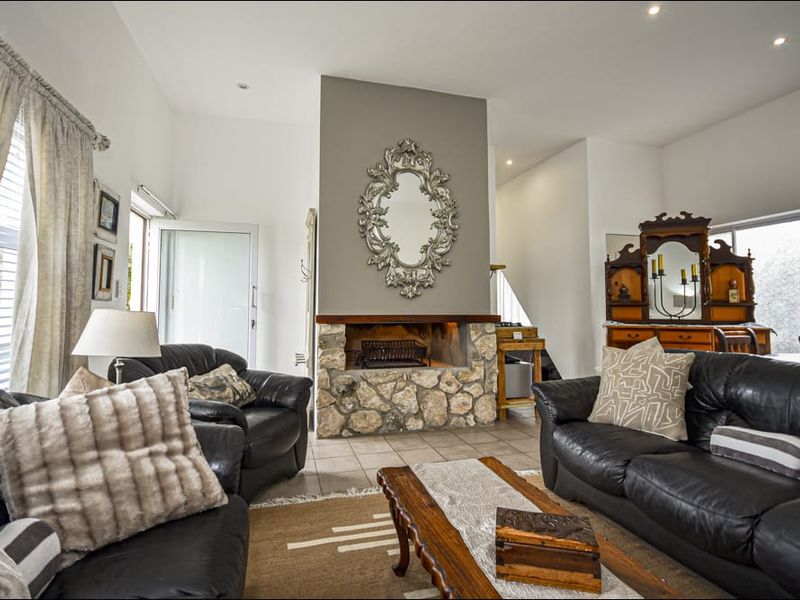 Harbour Views and Coastal Charm Combined - Photo 5