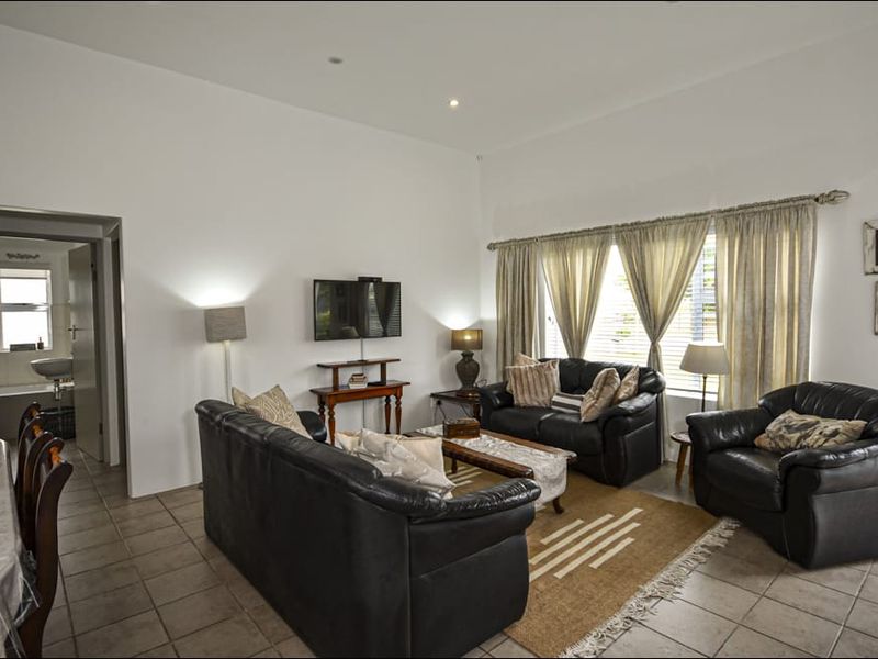 Harbour Views and Coastal Charm Combined - Photo 3