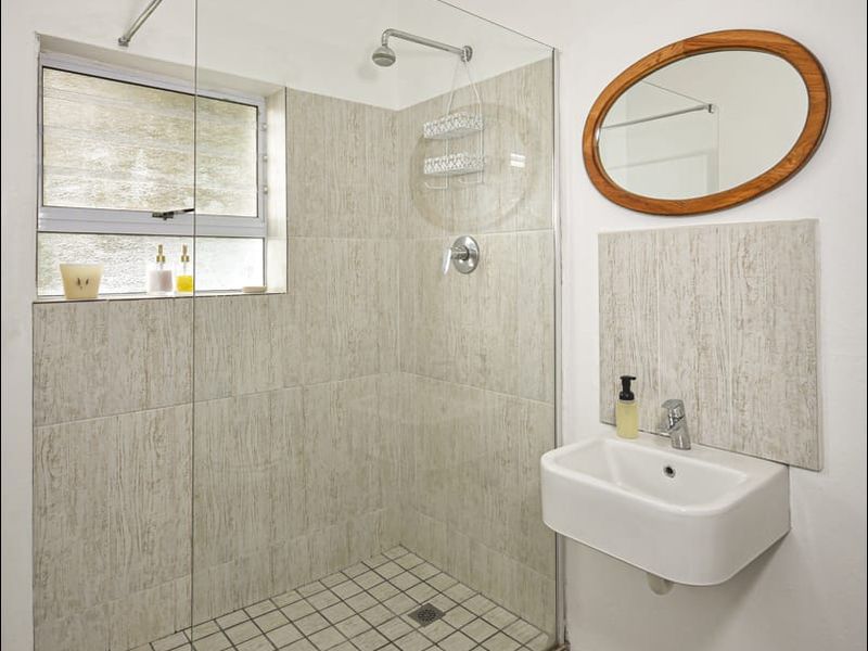 Harbour Views and Coastal Charm Combined - Photo 8