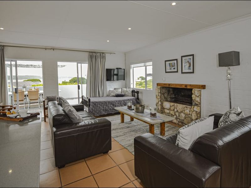 Harbour Views and Coastal Charm Combined - Photo 2