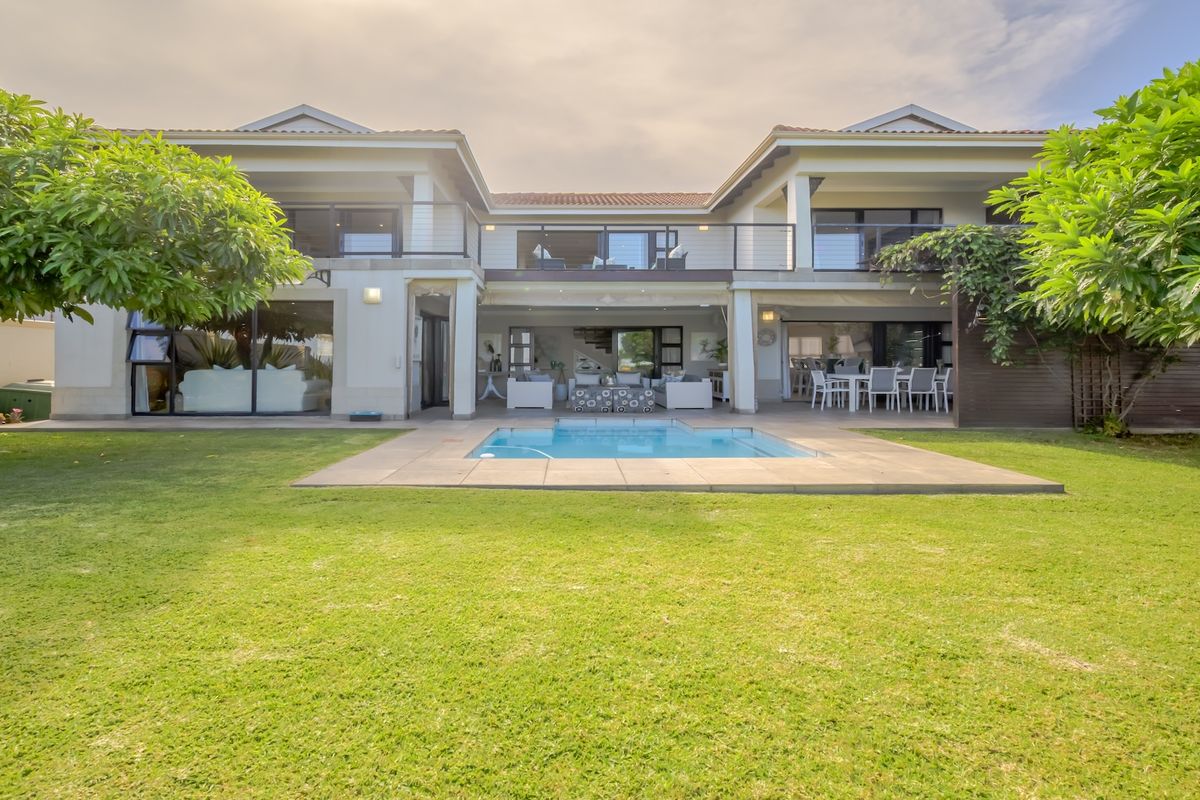 Furnished Coastal Luxury Retreat with ocean view - Photo 3