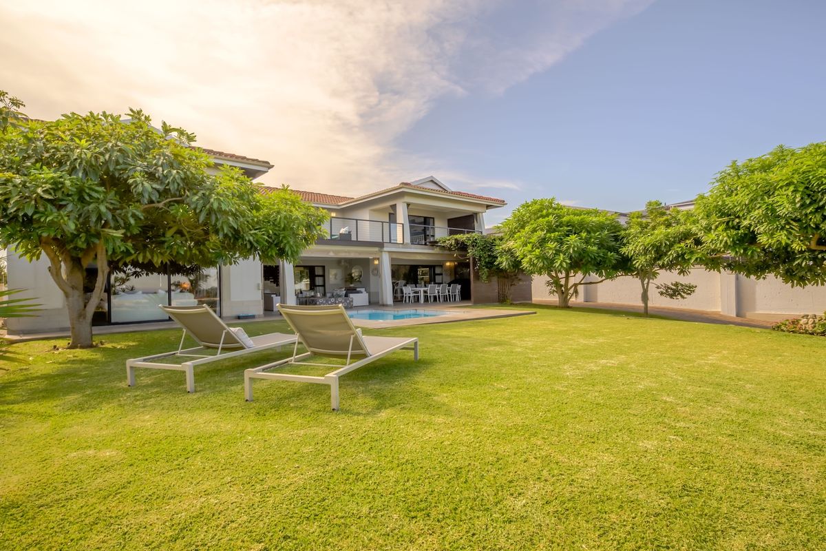 Furnished Coastal Luxury Retreat with ocean view - Photo 5