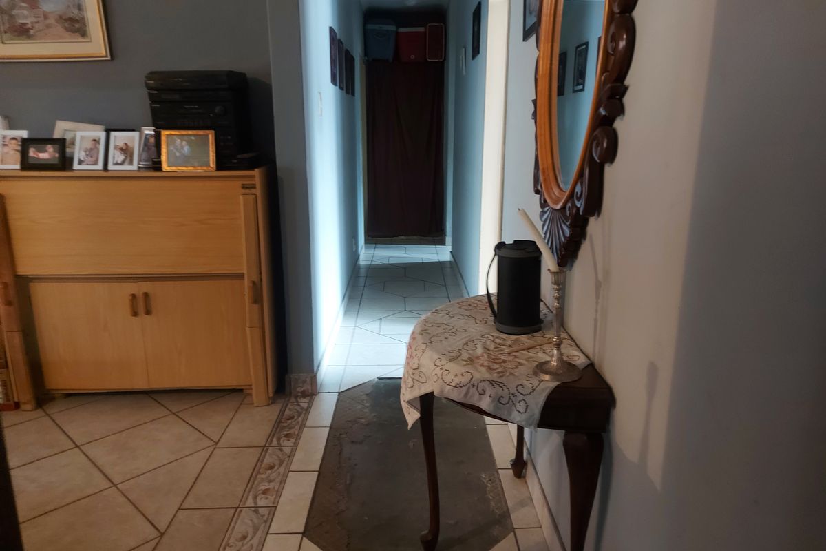 NEW INVESTORS HOME IN OOSEINDE, RUSTENBURG, FOR SALE - Photo 3