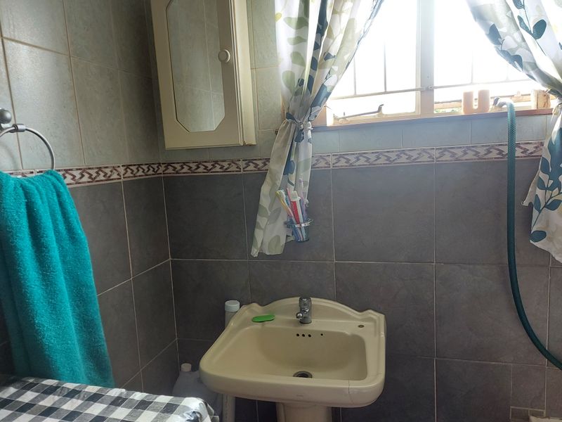 NEW INVESTORS HOME IN OOSEINDE, RUSTENBURG, FOR SALE - Photo 6