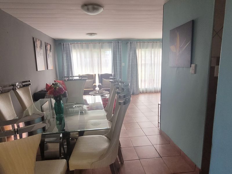 It is well-loved! - Photo 8