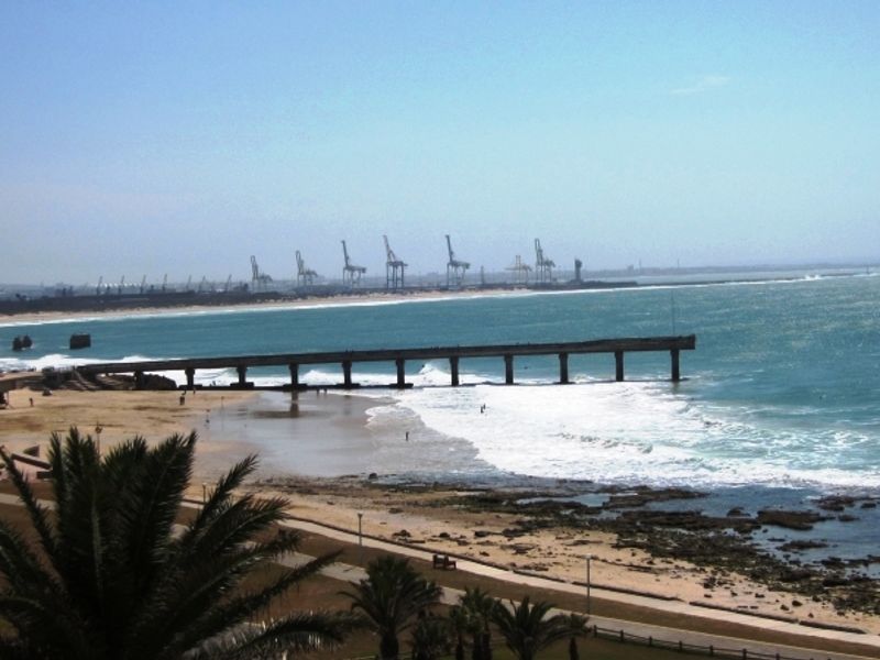 Stunning air bnb Beachfront Apartment with Private Balcony... views for days!!! - Photo 10