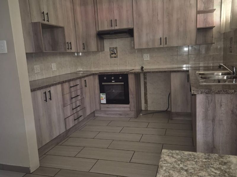 3 Bedroom Townhouse for sale in Ext 23 - Photo 4