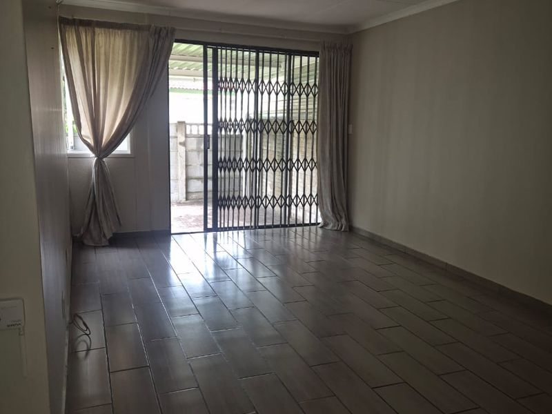 3 Bedroom Townhouse for sale in Ext 23 - Photo 6