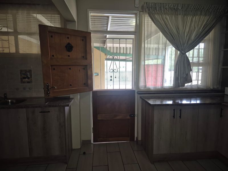 3 Bedroom Townhouse for sale in Ext 23 - Photo 3