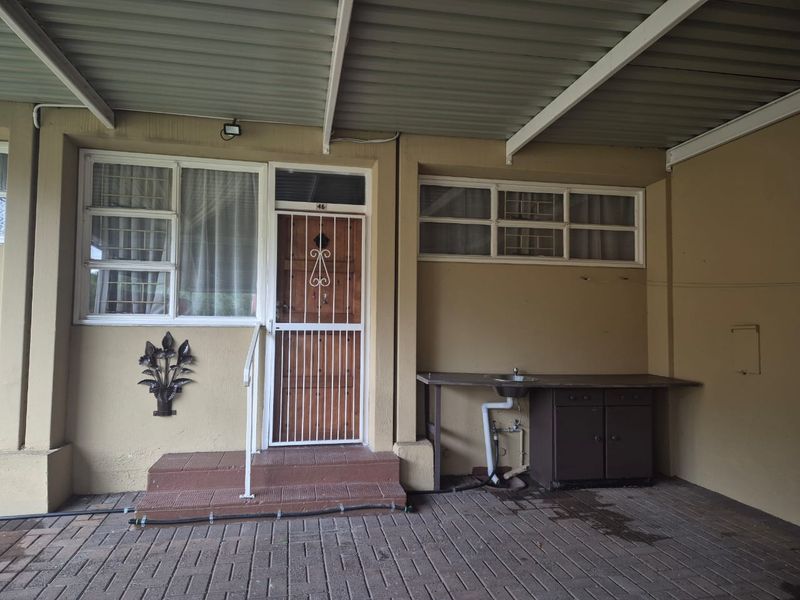 3 Bedroom Townhouse for sale in Ext 23 - Photo 2