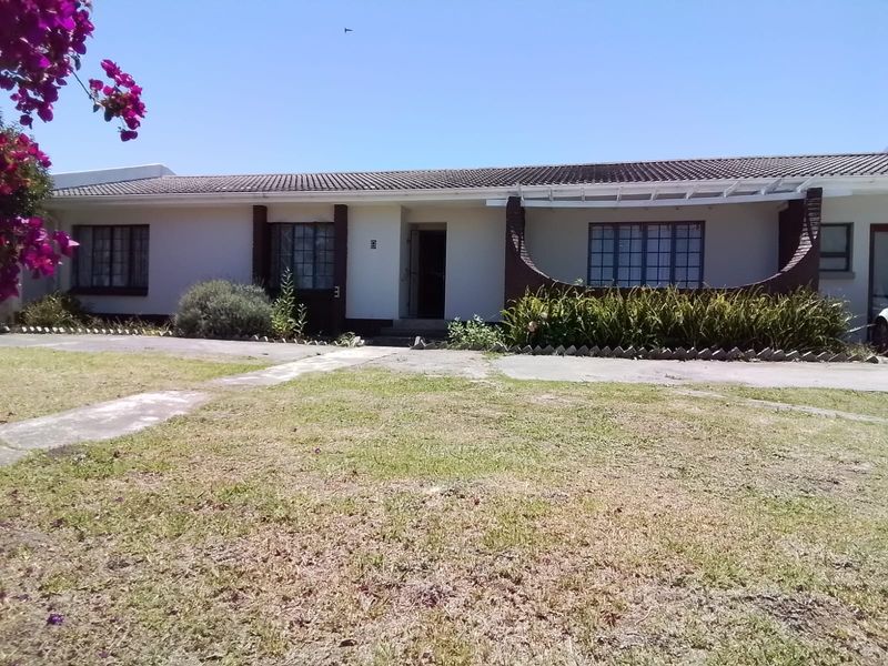 Freehold For Sale In East London - Photo 3