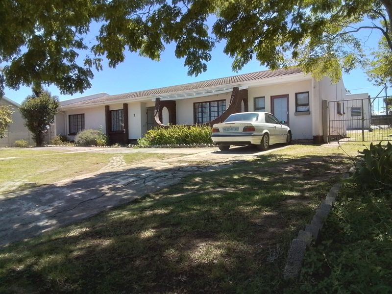 Freehold For Sale In East London - Photo 1