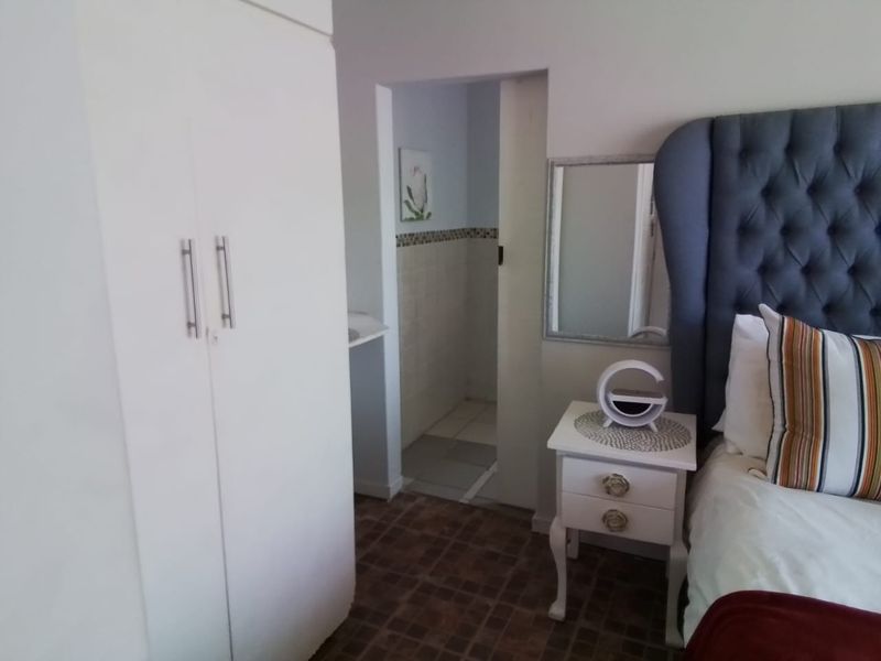 Freehold For Sale In East London - Photo 9