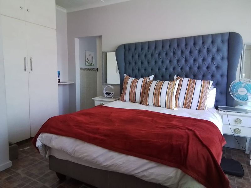 Freehold For Sale In East London - Photo 8