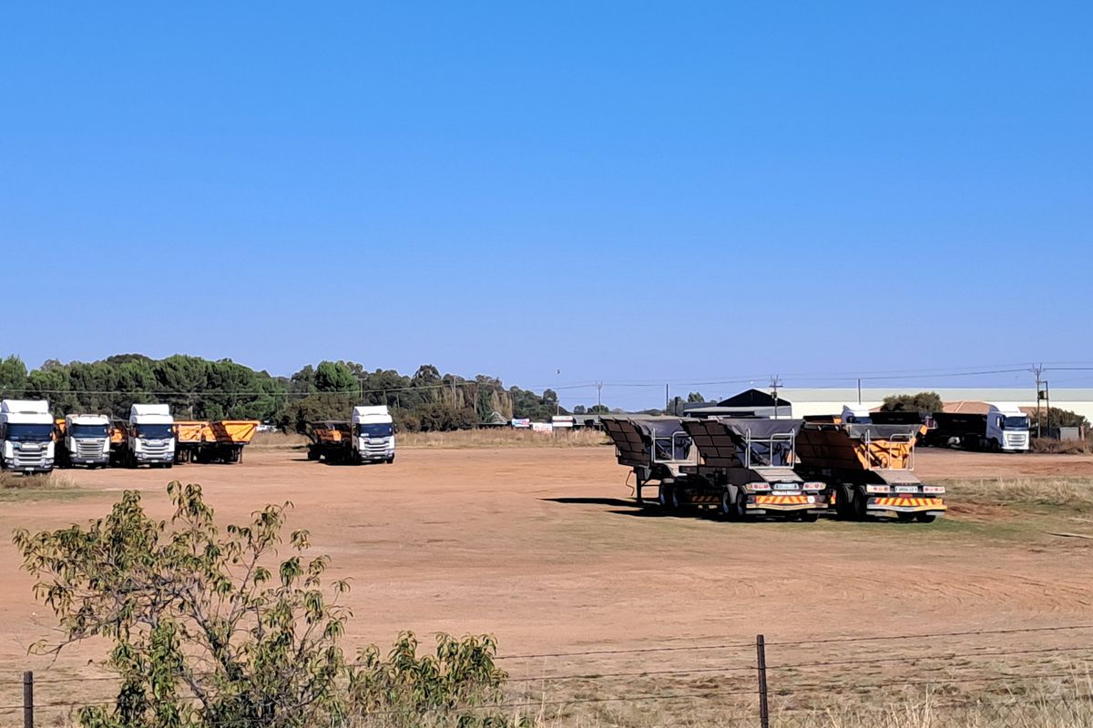 6.68-Hectare smallholding - approved for Commercial/Light Industrial zoning. - Photo 3