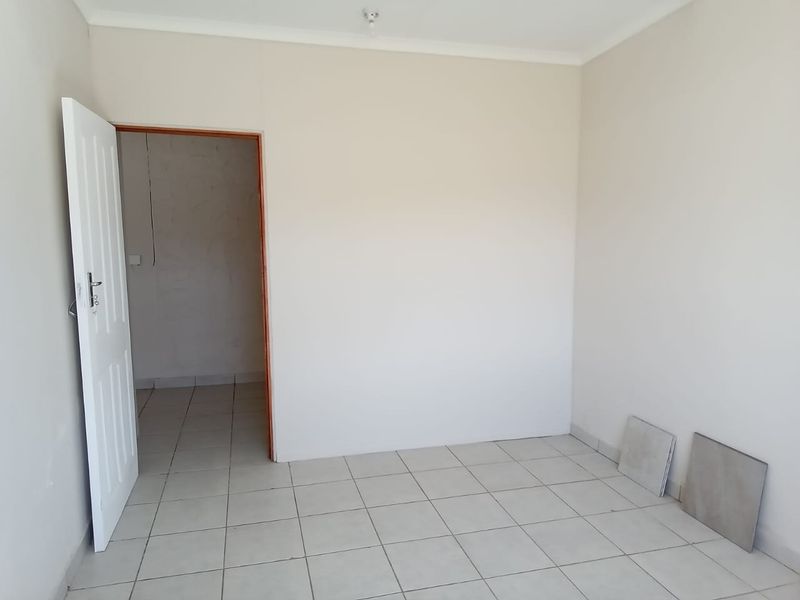 Property for Sale – Spacious 763 m2 Stand with Business Rights in Uitenhage Central - Photo 10