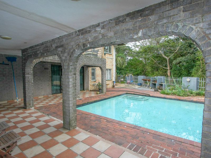 Experience spacious coastal living surrounded by exceptional wildlife in this impressive Family home - Photo 3