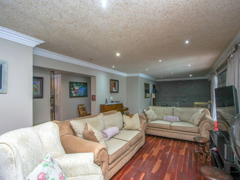 Experience spacious coastal living surrounded by exceptional wildlife in this impressive Family home - Photo 5