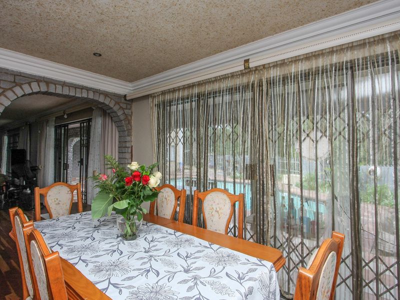 Experience spacious coastal living surrounded by exceptional wildlife in this impressive Family home - Photo 8