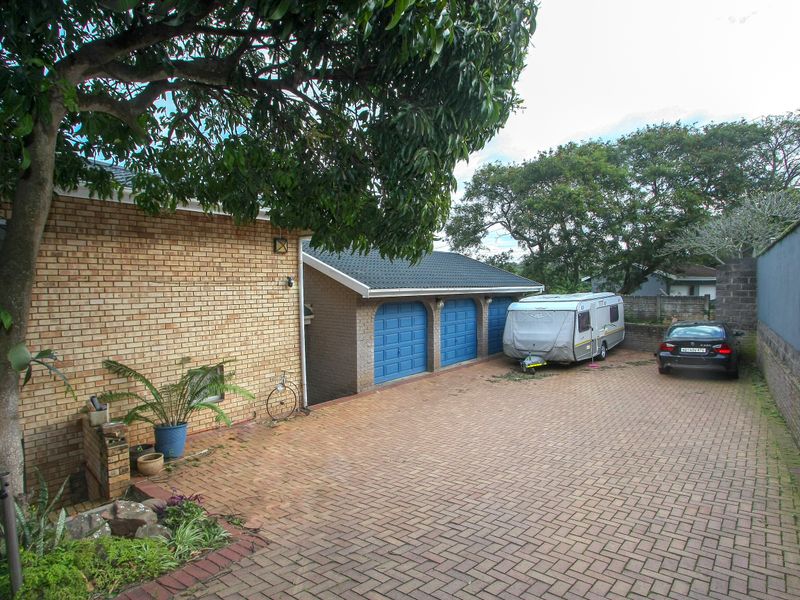 Experience spacious coastal living surrounded by exceptional wildlife in this impressive Family home - Photo 5