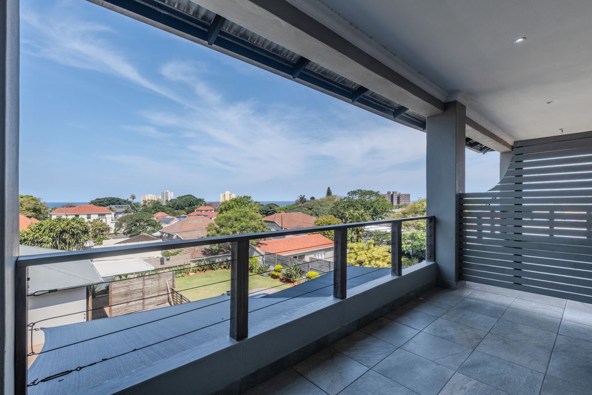 Seaviews, Security, Space & Serenity! - Photo 2