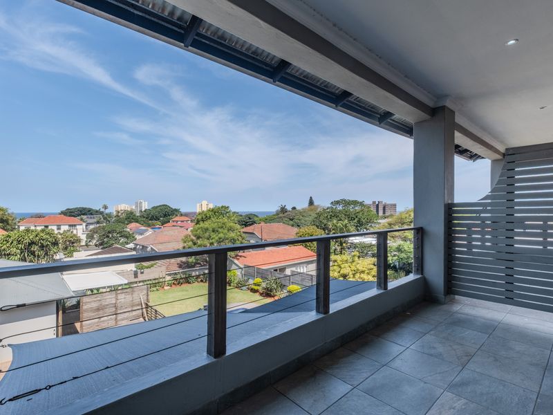 Seaviews, Security, Space & Serenity! - Photo 2