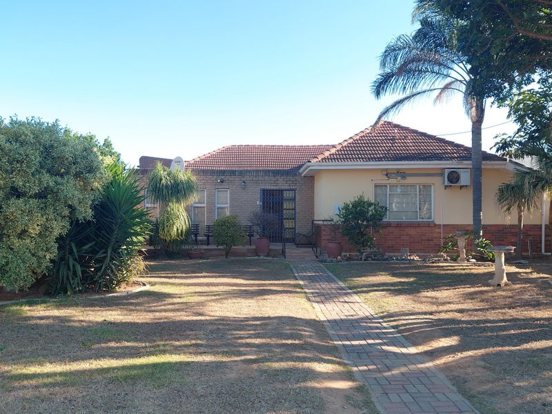 Spacious & Versatile Home in Convenient Location – 16 Wernich Street, Despatch - Photo 3