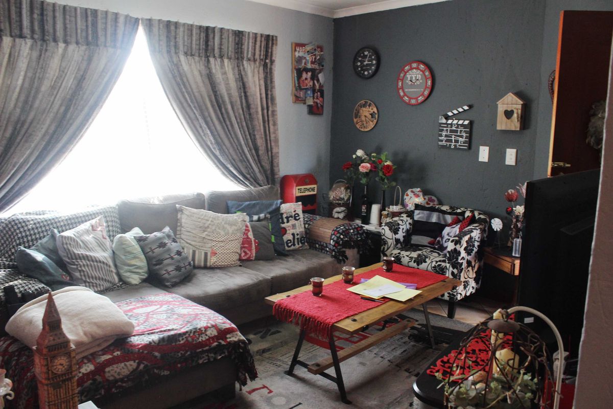 Beautiful 2 Bedroom duplex Townhouse in Glen Marais - Photo 5