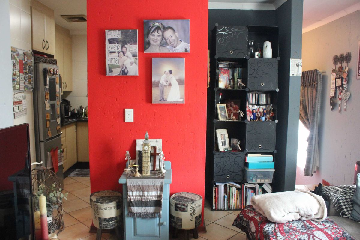 Beautiful 2 Bedroom duplex Townhouse in Glen Marais - Photo 4