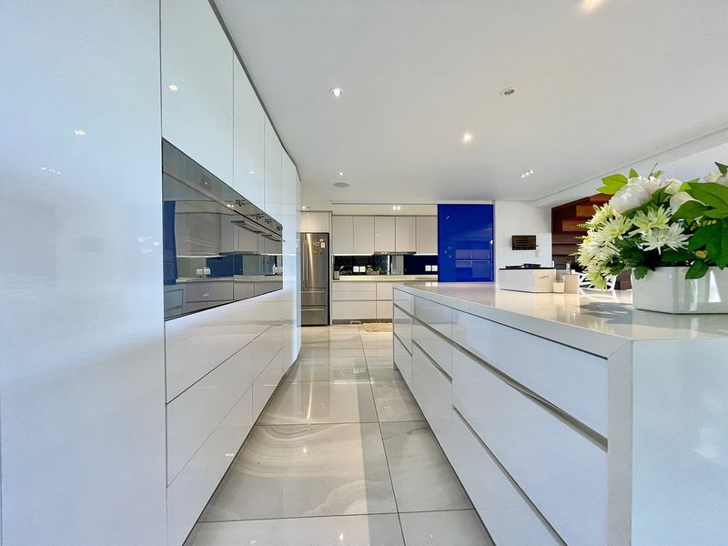 Coastal Living Redefined - Photo 7